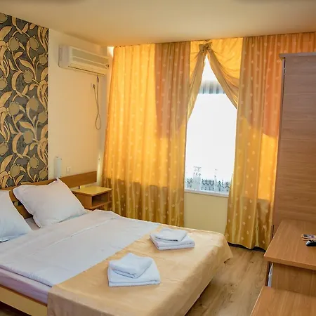 Vila Palace C&m *