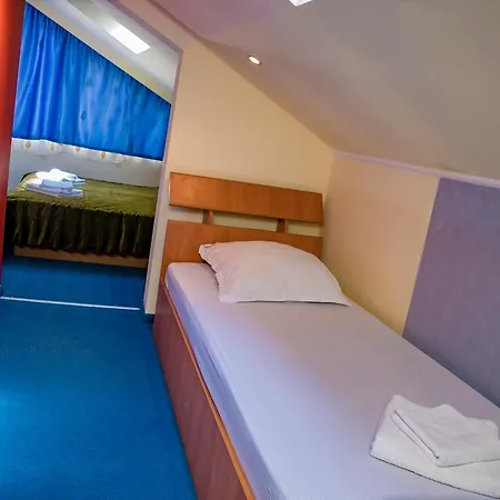 Gasthuis Vila Palace C&m Mangalia